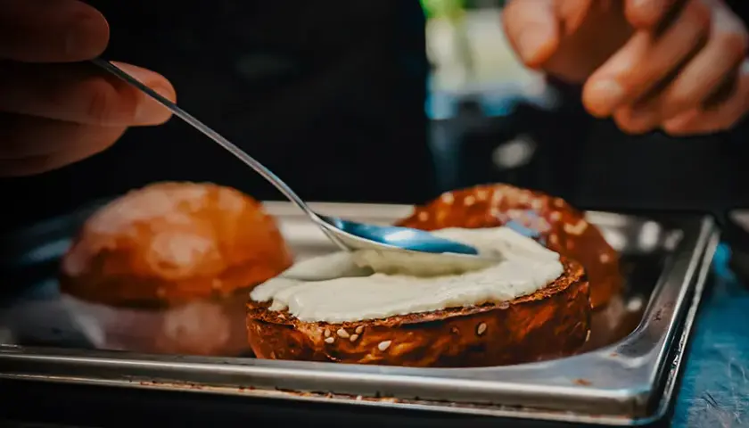Jaki sos do hamburgera? Odkryj najlepsze smaki, które zachwycą!