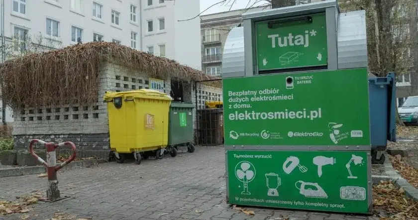 Gdzie oddać elektrośmieci w Warszawie? Sprawdź punkty zbiórki i uniknij kar!