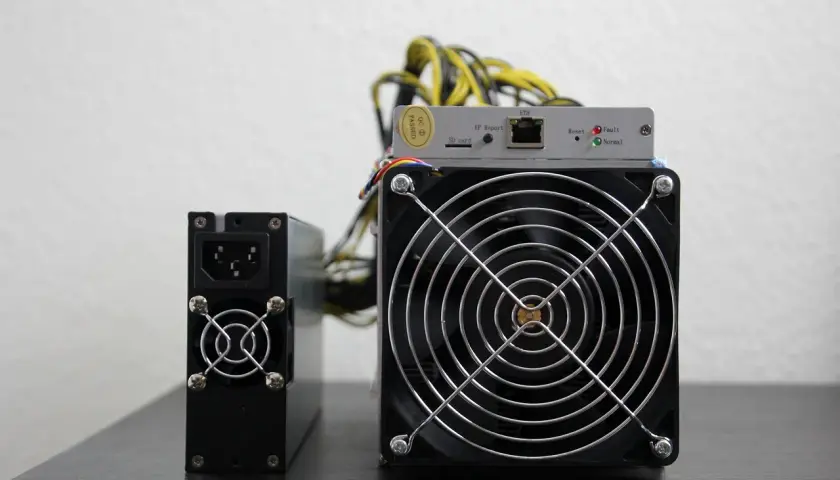 Czy warto kopać kryptowaluty? Kluczowe czynniki wpływające na opłacalność