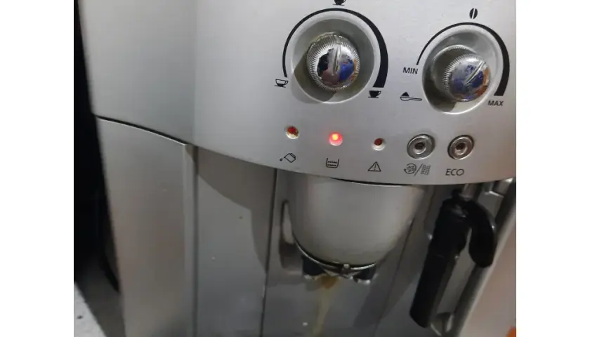Jak zresetować ekspres do kawy DeLonghi i uniknąć problemów z działaniem