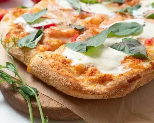 Najlepsze sery do pizzy: jak wybrać idealne połączenia smakowe