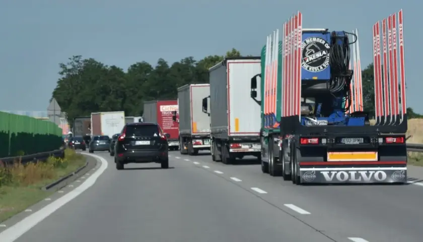 Kiedy zakazy dla ciężarówek? Sprawdź, aby uniknąć kar i problemów