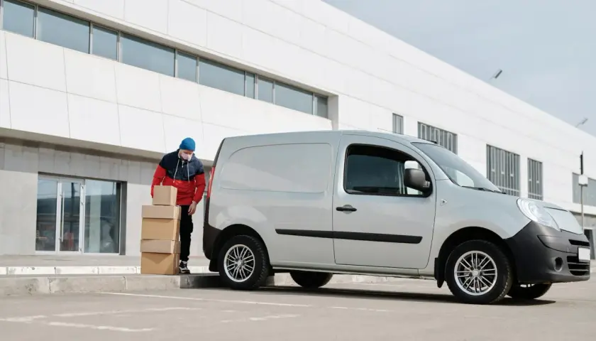 Wynajem busa – ułatwienie dla firm i osób prywatnych