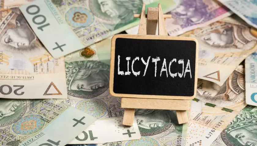 Jak wygląda licytacja komornicza nieruchomości i jak uniknąć błędów