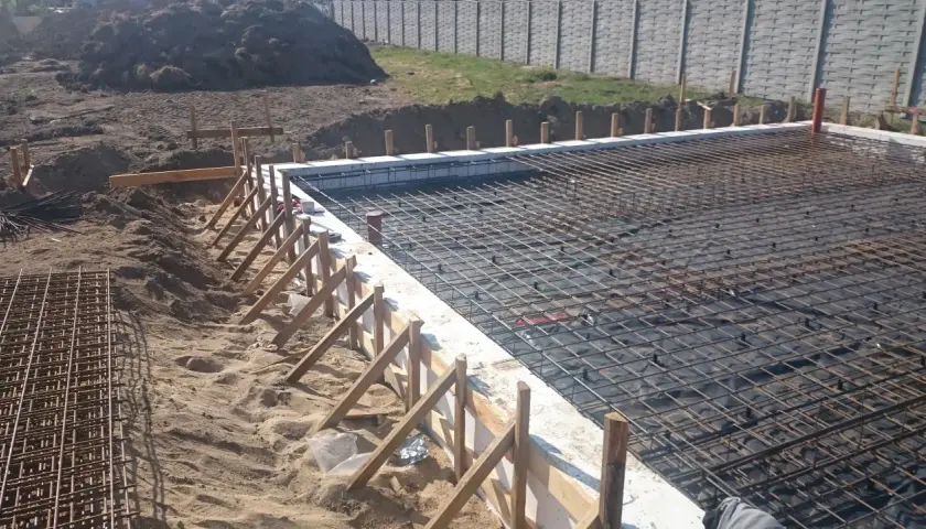 Jak zrobić płytę fundamentową: 9 kroków do solidnego DIY