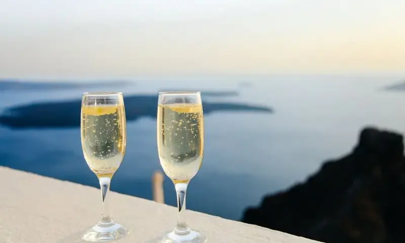 Ile kalorii ma butelka prosecco? Poznaj dokładną wartość