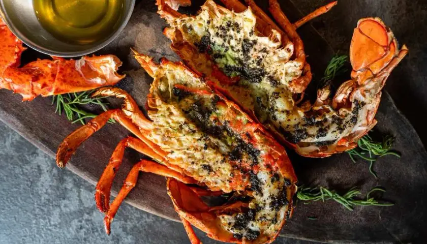 Accompagnement langouste grillée : 10 idées savoureuses à ne pas manquer