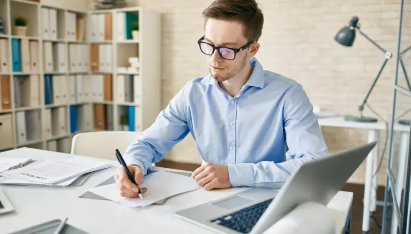 Na jaką część etatu można zatrudnić pracownika? Oto kluczowe informacje