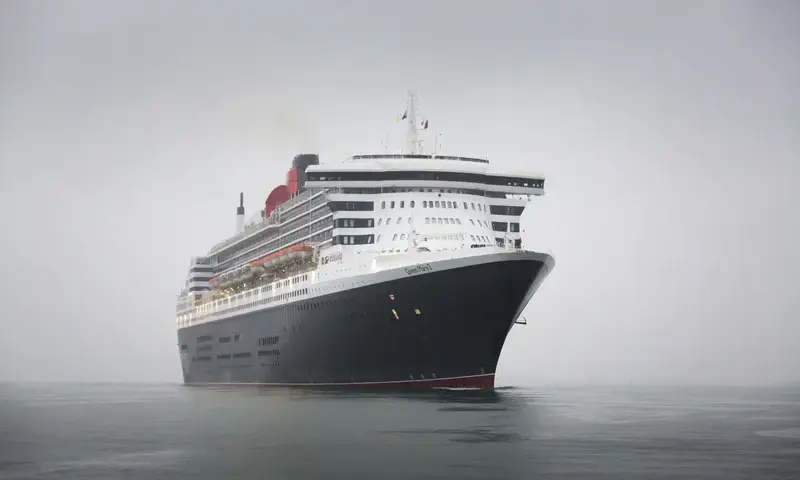 Queen Mary 2 ile trwa rejs? Czas podróży i trasy, które musisz znać