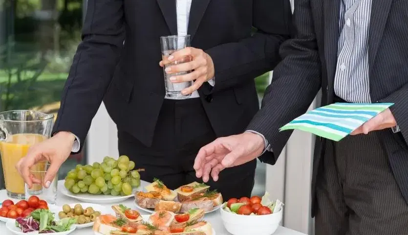 Jak zorganizować udaną imprezę integracyjną bez błędów i wysokich kosztów? Praktyczne porady