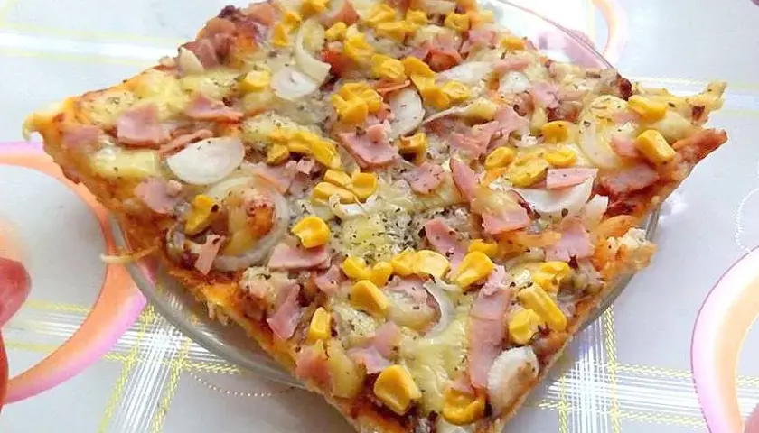 Pyszna pizza z gotowego ciasta. Jak łatwo upiec w domu?