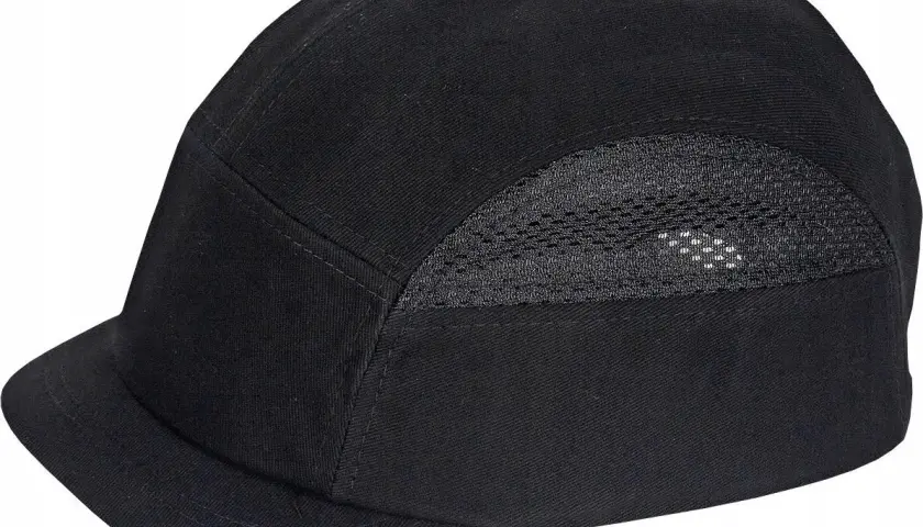 Czapka jak hełm – czy to moda czy funkcjonalność? Poznaj jej zastosowania i rodzaje