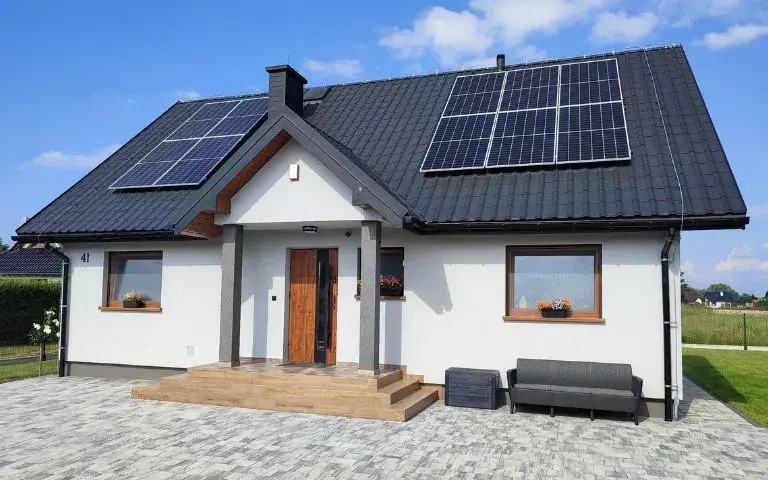 Projekt domu Kamilek: funkcjonalny i energooszczędny wybór
