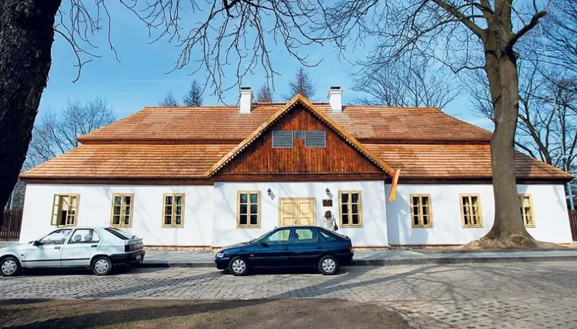 Dworek Stawy Jana - odkryj historię i atrakcje w Łodzi