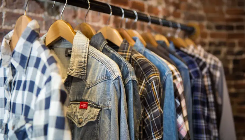 Levis koszula męska: Jak wybrać odpowiedni model? Poradnik zakupów