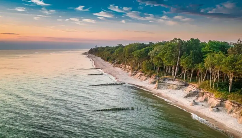 Ile kosztuje nocleg nad morzem? Sprawdź ceny i oszczędź na wakacjach