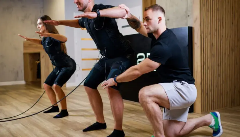 Czy trening EMS naprawdę pomaga schudnąć? Efekty, zasady i praktyczne porady