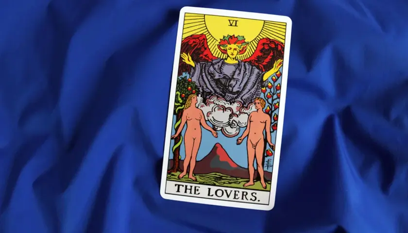 Poznaj znaczenie karty the lovers tarot: miłość, wybory i duchowość