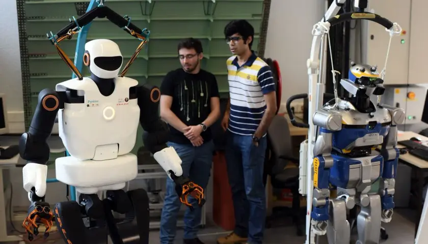 Une perceuse est-elle vraiment un robot ou juste un outil ?