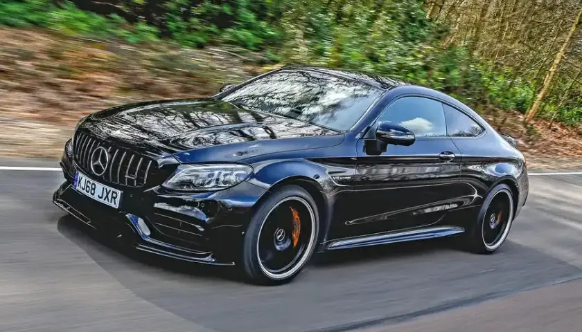 Mercedes C63 AMG Coupé S: Moc, styl i technologie, które zachwycają