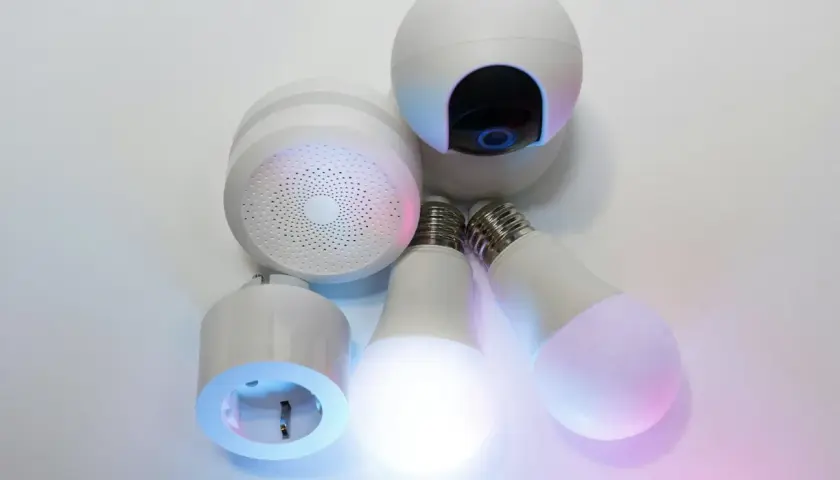 Smart home i rozrywka cyfrowa – jak nowoczesna instalacja elektryczna zmienia wieczór w domu
