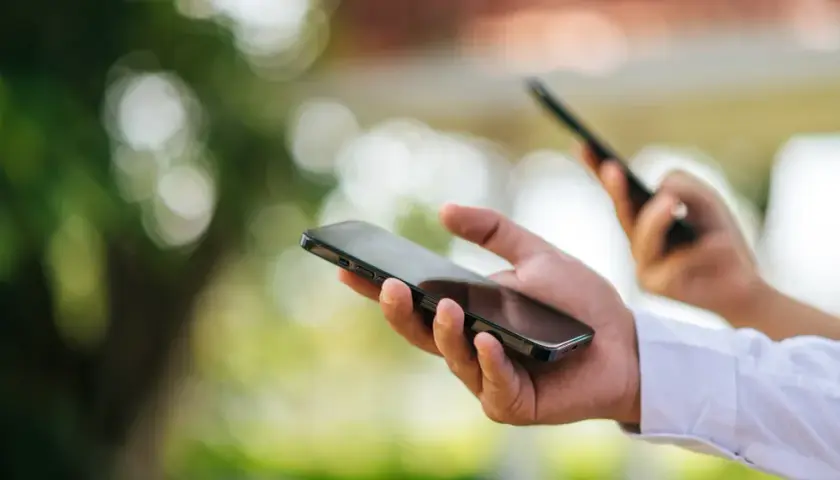 Przegląd aktualnych platform rozrywki online z bonusem 100 złotych