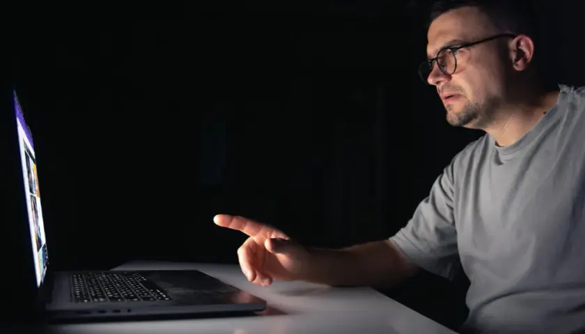 Małe decyzje, wielkie emocje – jak interaktywna rozrywka online angażuje użytkowników