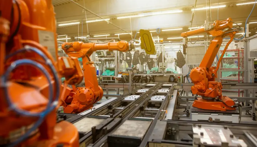 Automatyzacja produkcji w praktyce – jak automatyzacja zwiększa efektywność?