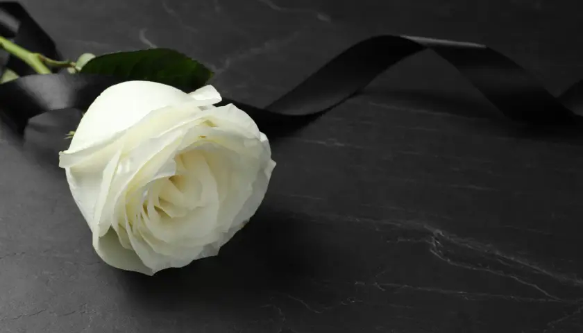Żałoba, wiara i powrót do życia: psychologiczny i duchowy przewodnik po stracie