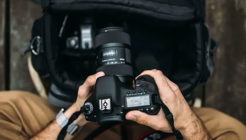 Jak wybrać idealny obiektyw stałoogniskowy – poradnik dla fotografów