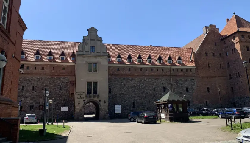 Zamek w Bytowie zwiedzanie: odkryj tajemnice i atrakcje tego miejsca