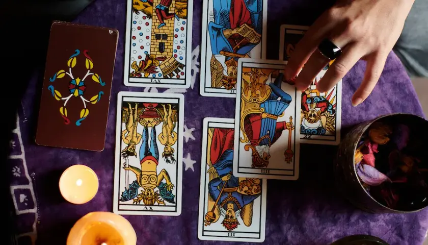 Czy tarot to grzech? Poznaj stanowisko Kościoła katolickiego na temat kart
