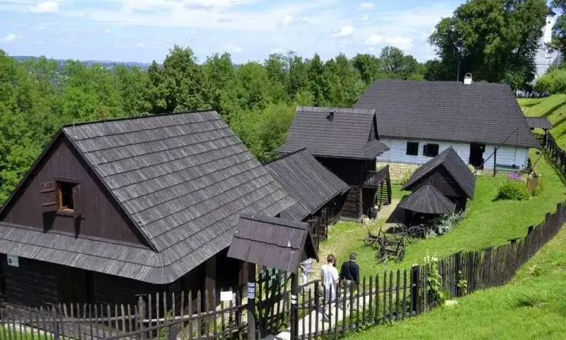 Skansen Dobczyce - odkryj tajemnice drewnianej architektury ludowej