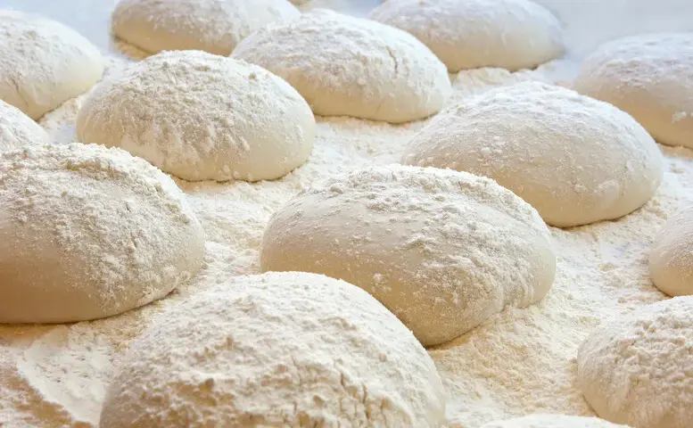 Ile może leżeć ciasto na pizzę? Sprawdź, by uniknąć zmarnowania