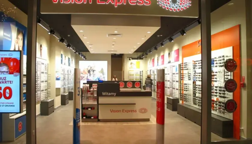 Czy w Vision Express jest okulista? Sprawdź, co oferują specjaliści