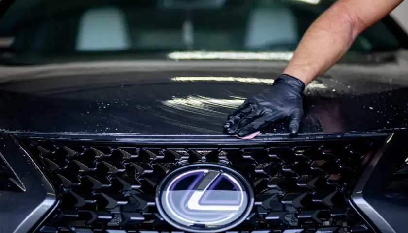 Co ile woskować auto, aby uniknąć zarysowań i zniszczeń?