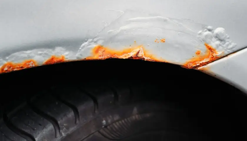 Jaka farba na rdze w samochodzie zapewni najlepszą ochronę przed korozją?