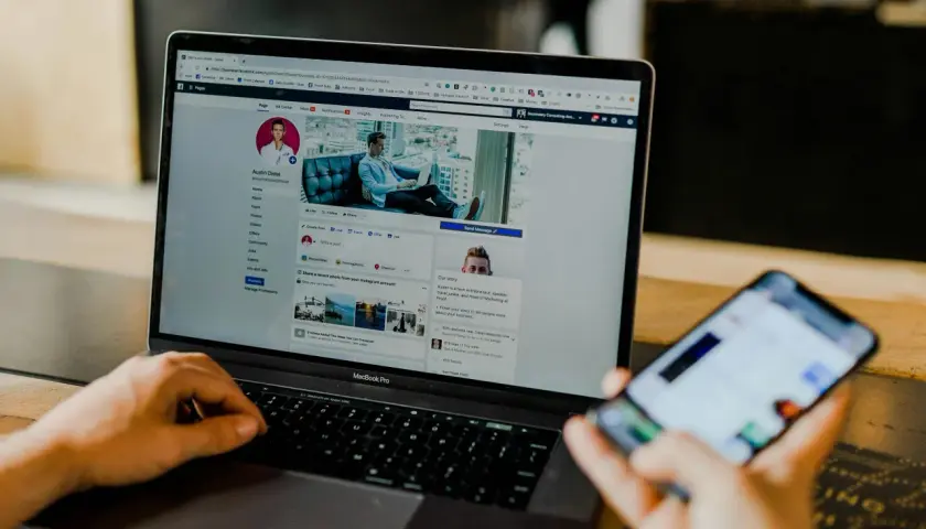 Jak zbudować osobisty brand: portfolio, social media, streaming, LinkedIn/GitHub — co naprawdę działa