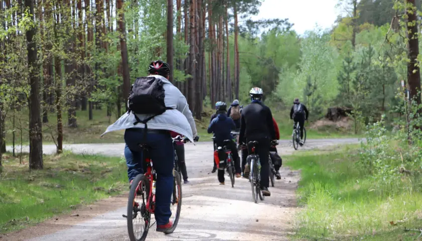 Ile naprawdę spalasz kalorii jadąc 30 km na rowerze? Poznaj prawdę