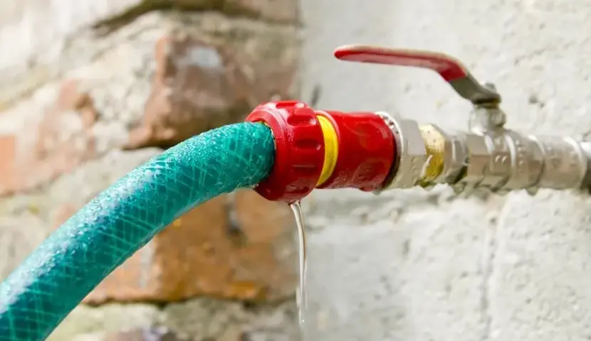 Łatwe sposoby jak podłączyć wąż ogrodowy do kranu - praktyczny poradnik