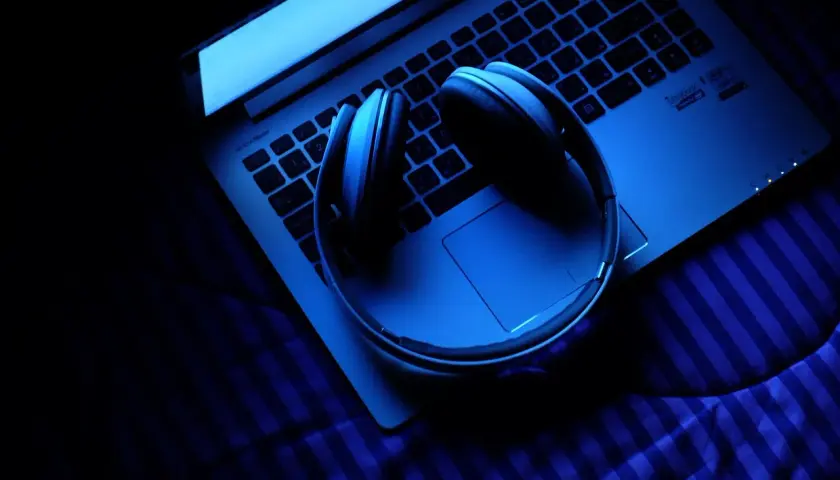 Jak muzyka buduje napięcie i klimat w grach: gatunki gier, gdzie dźwięk ma ogromne znaczenie