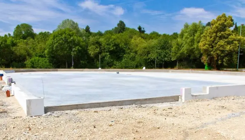 XPS pod płytę fundamentową: jak prawidłowo zaizolować fundament