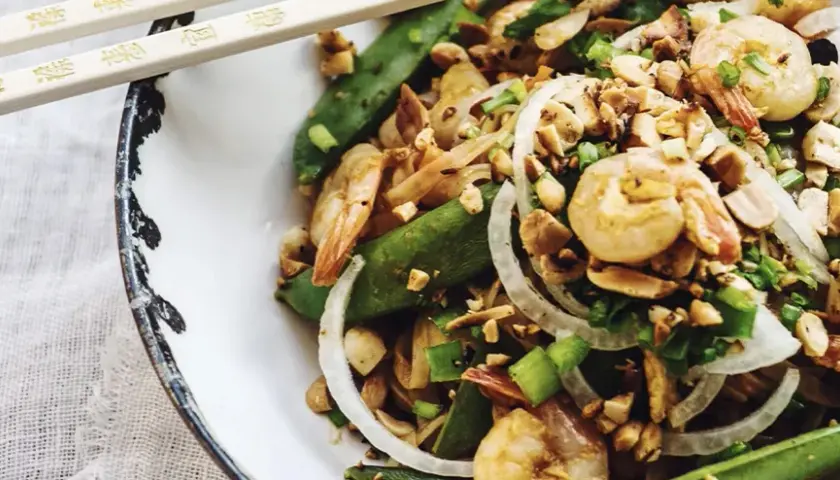 Jakie orzechy do pad thai? Odkryj najlepsze alternatywy dla orzechów ziemnych