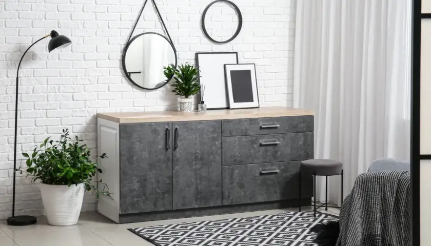 Najlepsze ozdoby na komodę w salonie - 10 inspirujących pomysłów