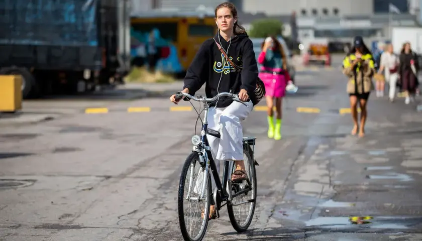 Outfit na rower: jak ubrać się wygodnie i bezpiecznie na jazdę