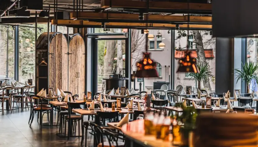 Jak wypełnić martwe godziny w restauracji?