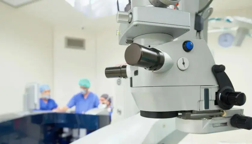 Ile kosztuje operacja laserowa wzroku? Sprawdź ceny i ukryte koszty
