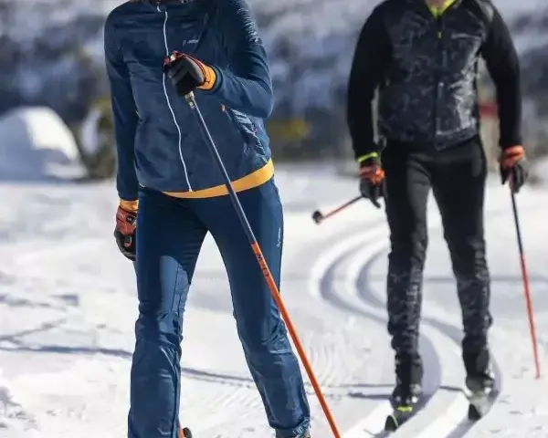Jak dobrać idealny outfit na narty: 10 kluczowych wskazówek