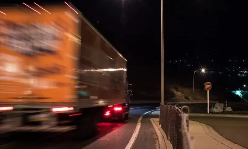 Jak liczyć godziny nocne kierowcy? Kluczowe zasady i błędy do uniknięcia