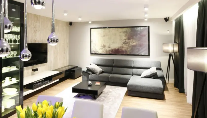 Jak urządzić duży salon: 10 inspirujących pomysłów i trików